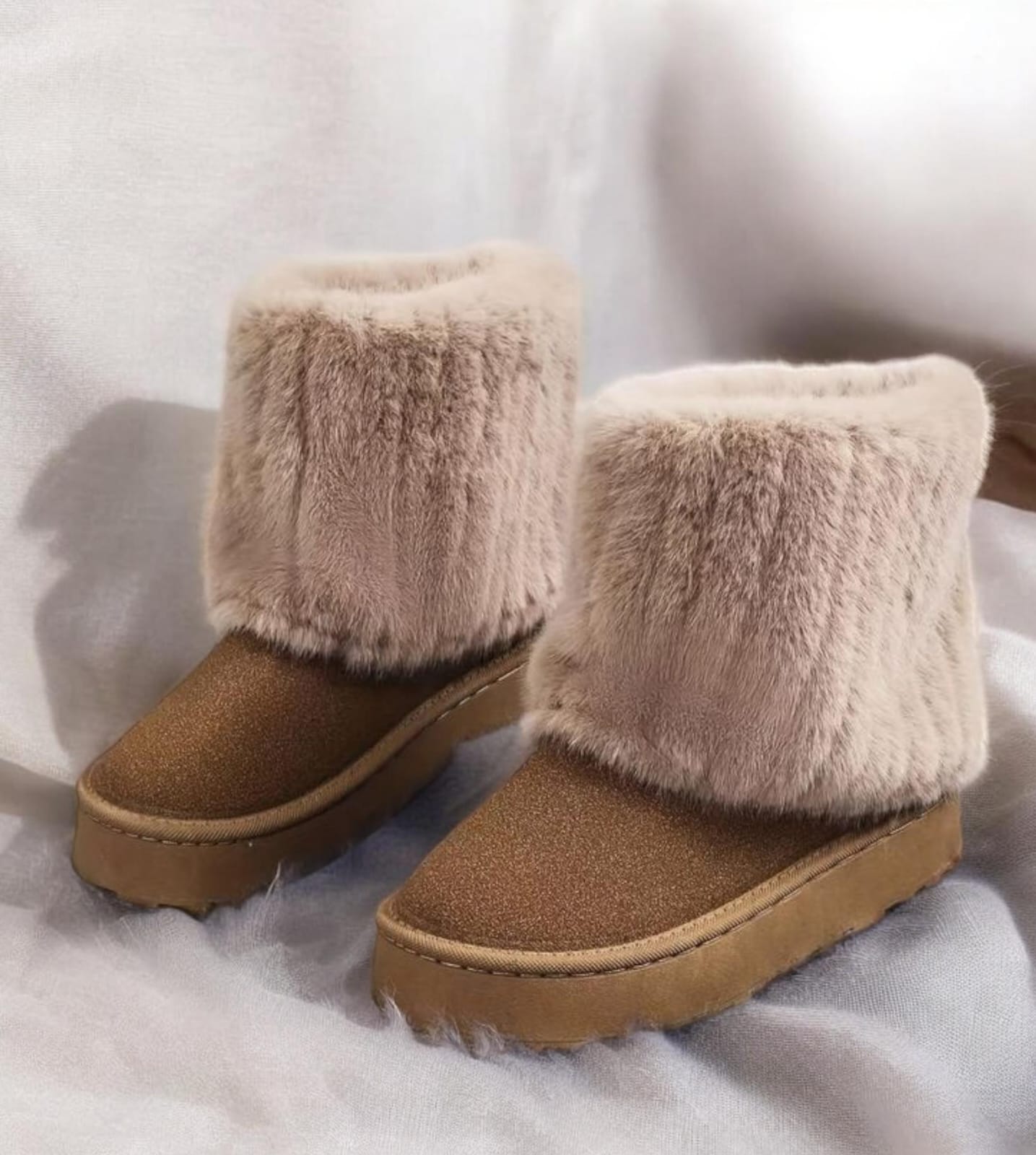 BOTIN INSPO UGG CORTA